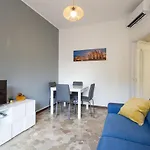 Bright & Cozy Apartment - Gambara