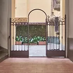 Elegante Appartamento Minimal Dai Tocchi Botanici