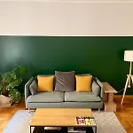 Downtown Milan Chic Apartment - Quiet Retreat With Free Wifi & Air Conditioning