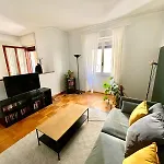 Downtown Milan Chic Apartment - Quiet Retreat With Free Wifi & Air Conditioning