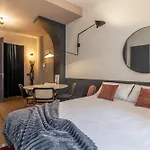 Zuretti Modern Comfort Near Central Station