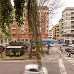 One Bedroom Apartment Of Comfort And Style In The Heart Of Milan