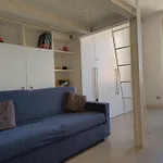 Youhosty - Navigli View Apartment