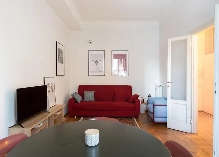One Bedroom Apartment Of Comfort And Style In The Heart Of Milan