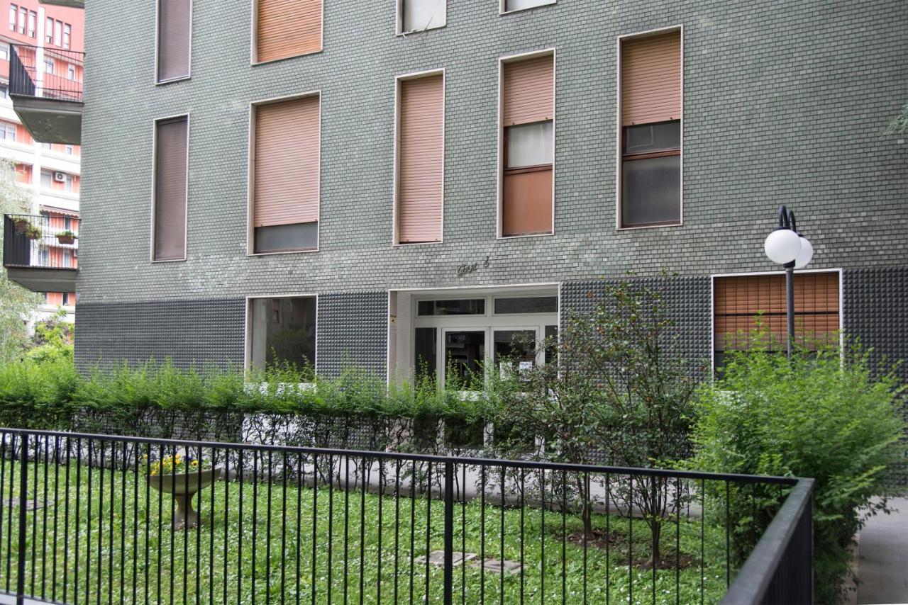 Gorgeous And Peaceful Near Metro Stop Apartment Milan
