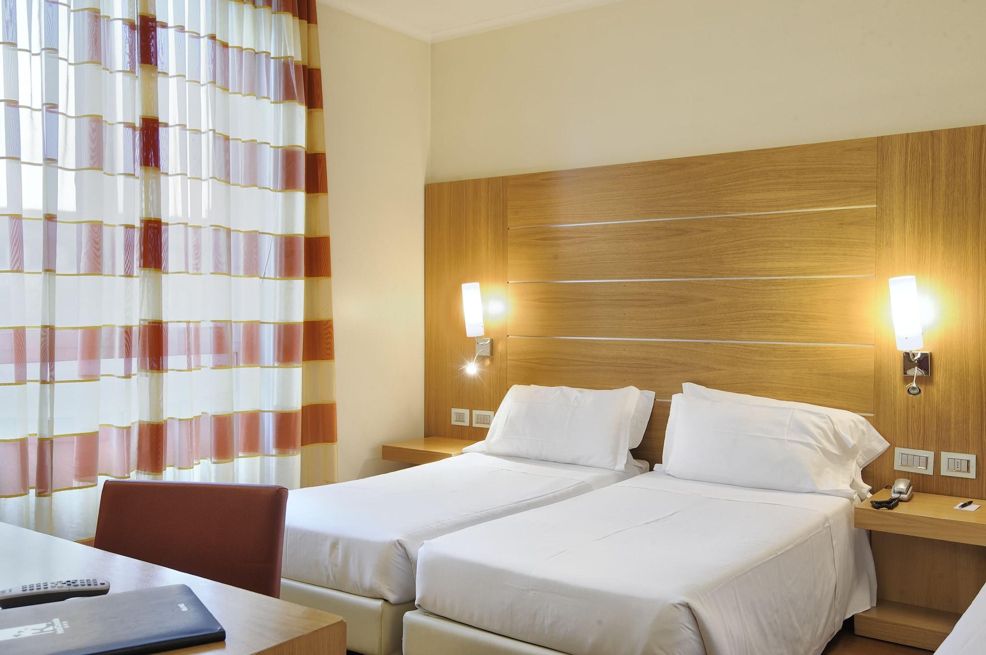 Hotel Canada 3*