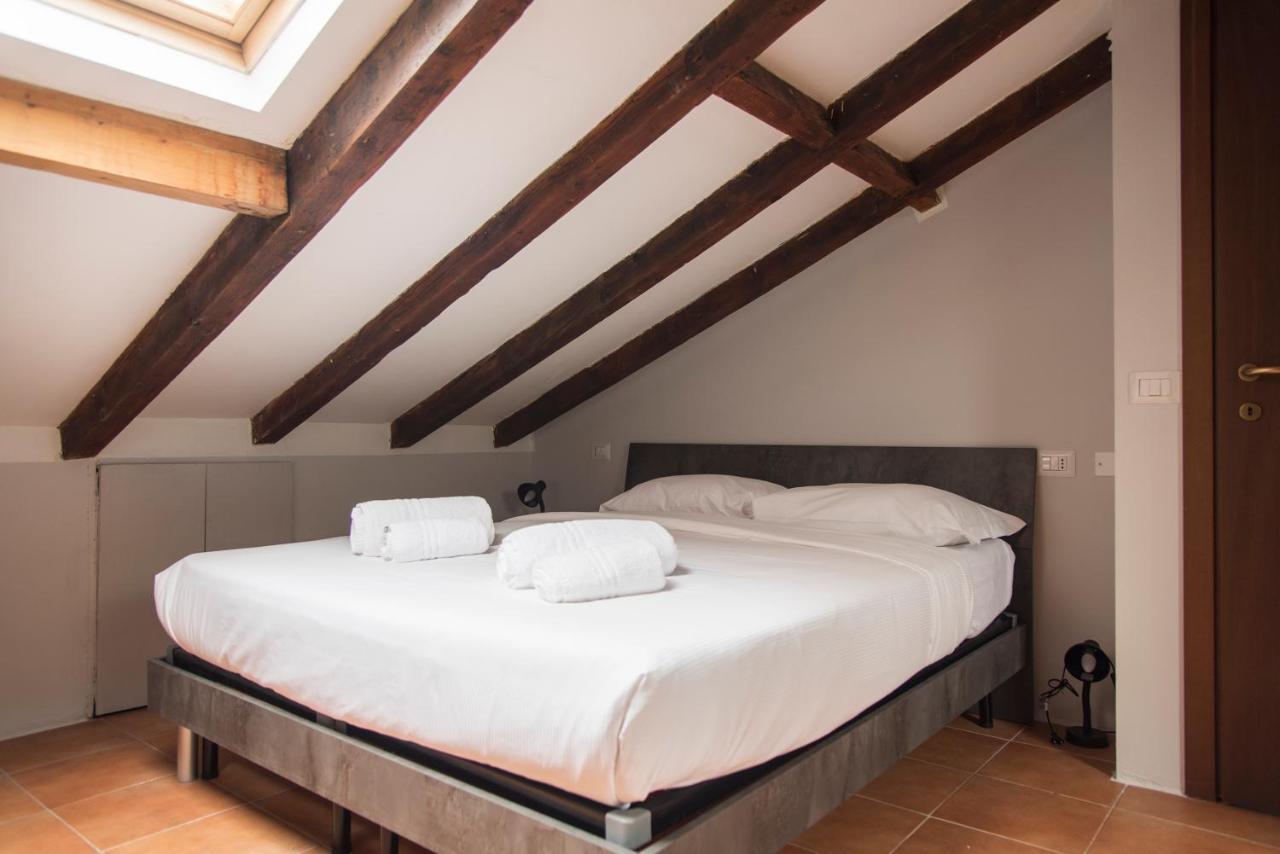 Apartment Youhosty - Venini 59 Milan