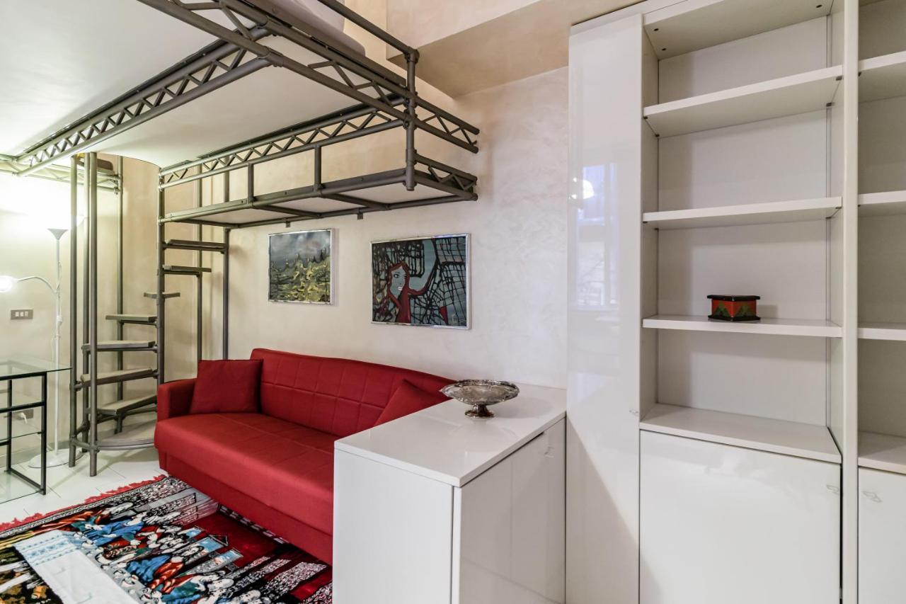 Apartment Susi's House, Via Pinaroli - By Host4u Milan