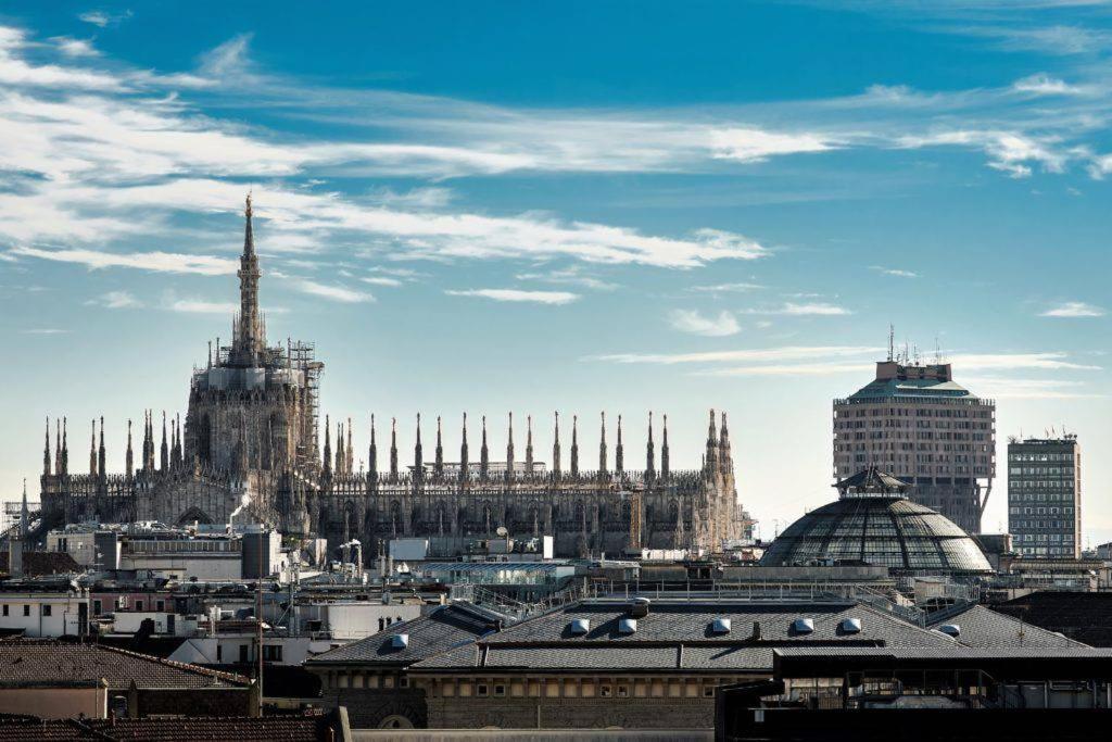 Daverio Luxe Apartment Milan