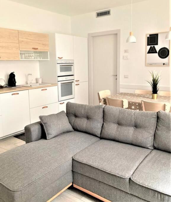 Zurigo 3 Lovely Apartamento Milão