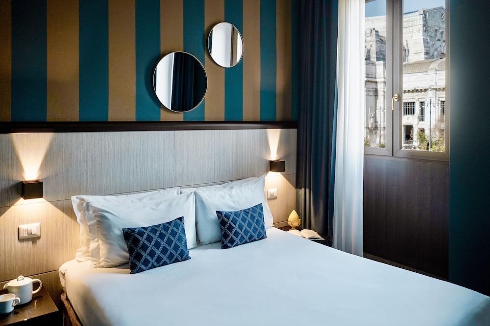 Hotel Esco 2*