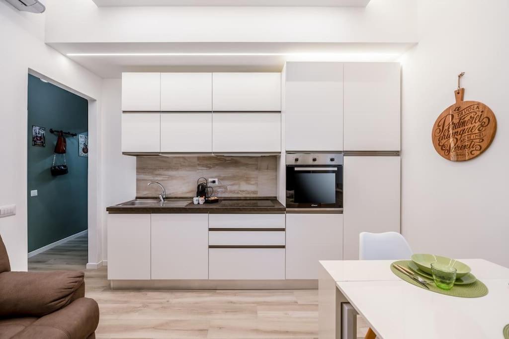 Apartment Linate Airport Elegant Suite,tram 1 Minute Away