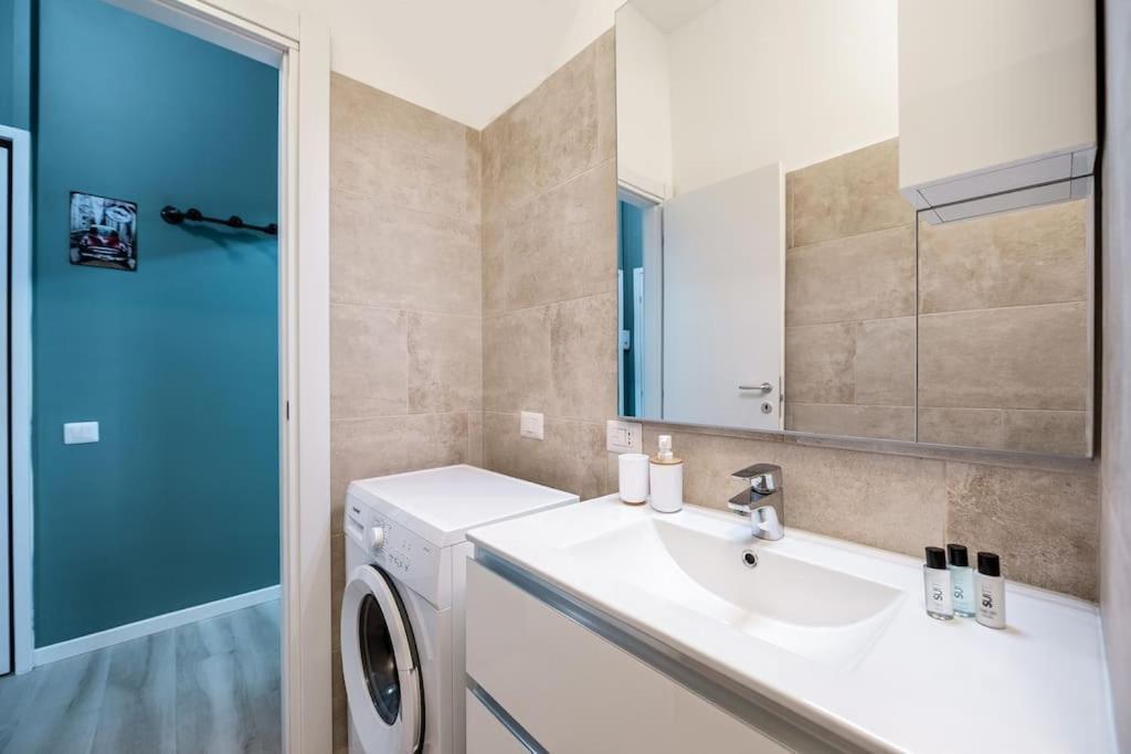 Linate Airport Elegant Suite,tram 1 Minute Away * Milan