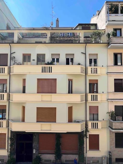 Tarra Place * Milan