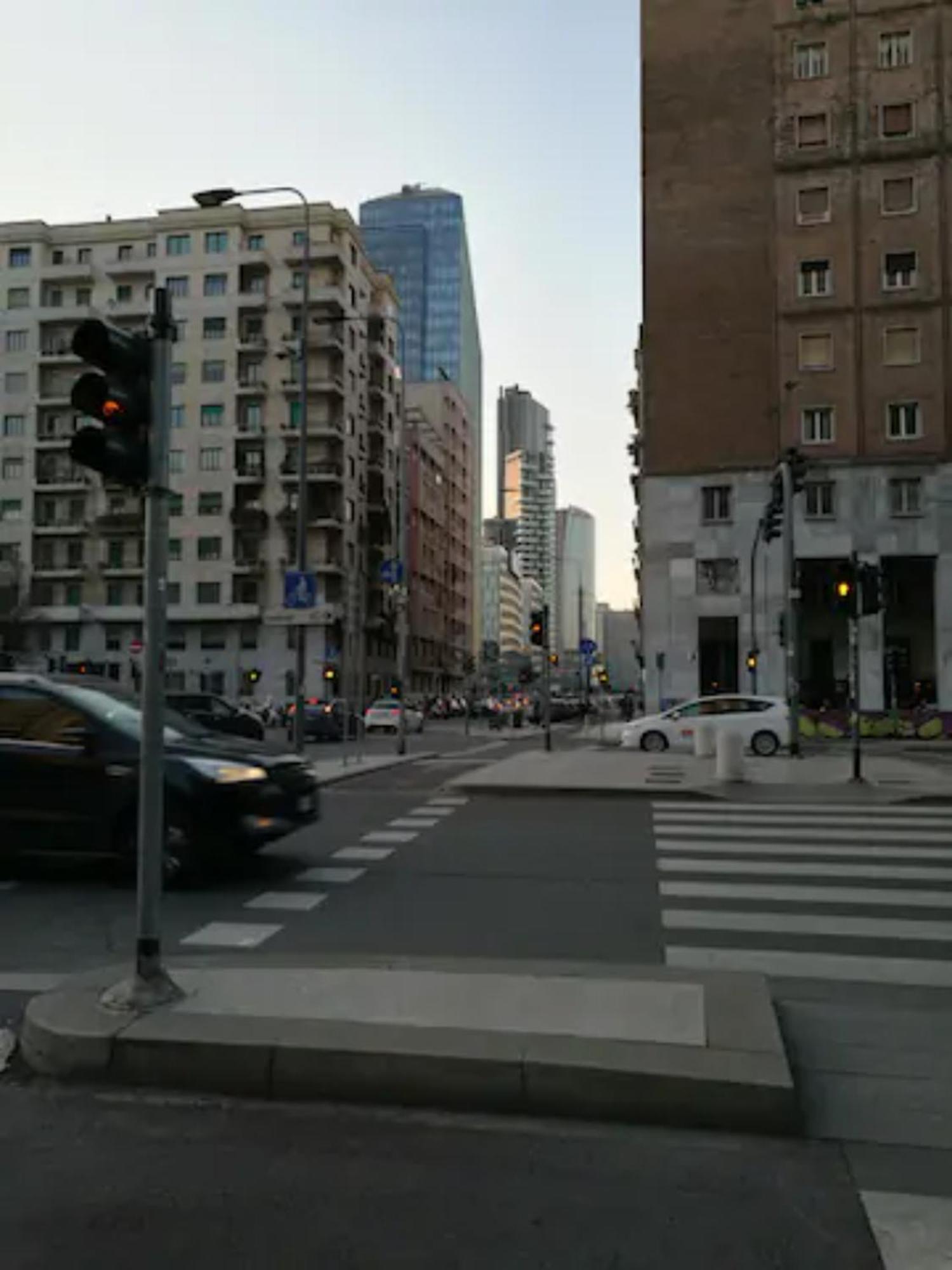 Apartment Mm3/repubblica A 5 Minuti Dal Duomo Milan