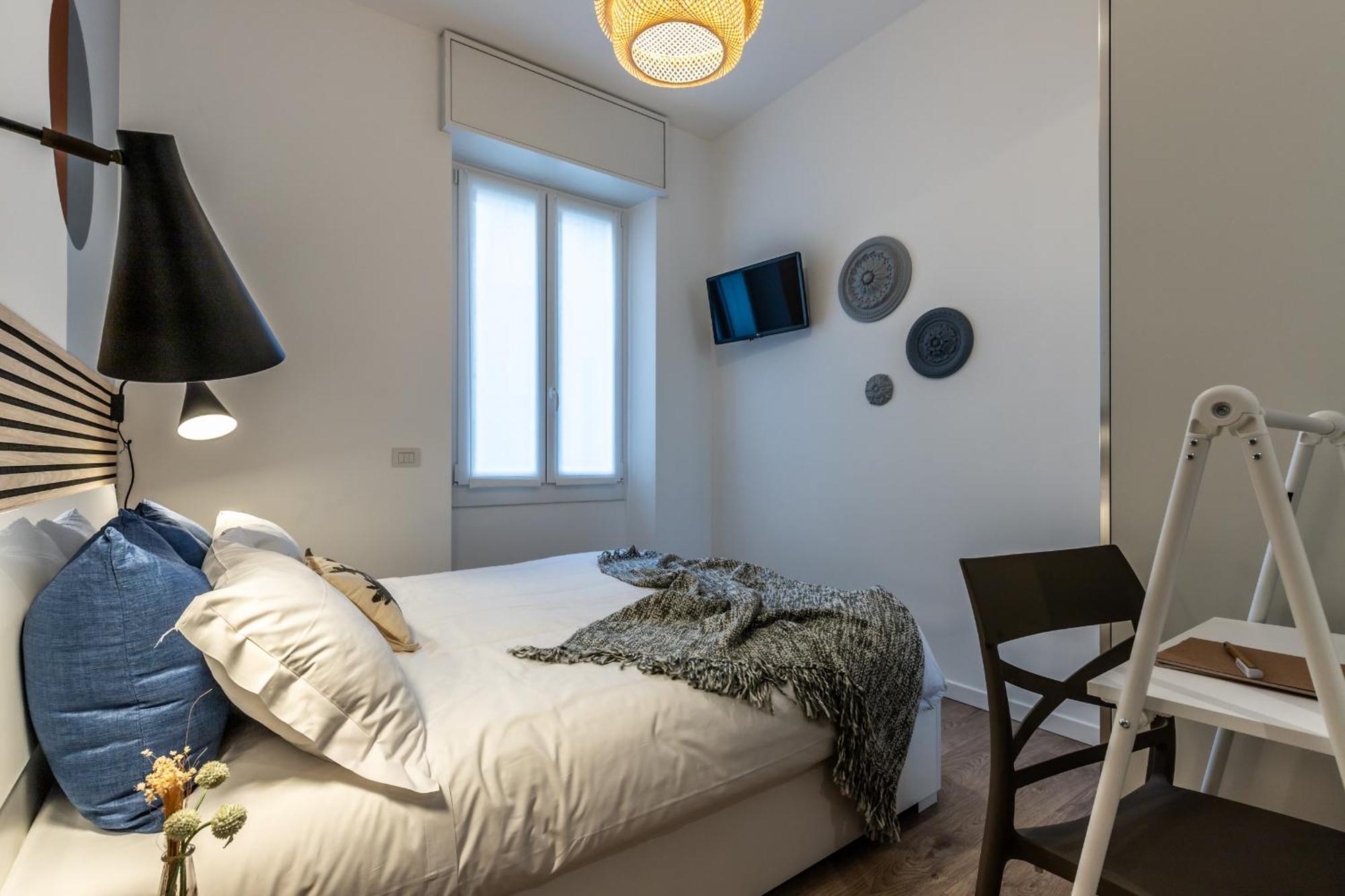Apartment Stayeasy Quadronno33 - 3 Bedrooms, 2 Baths - Duomo Walking Distance