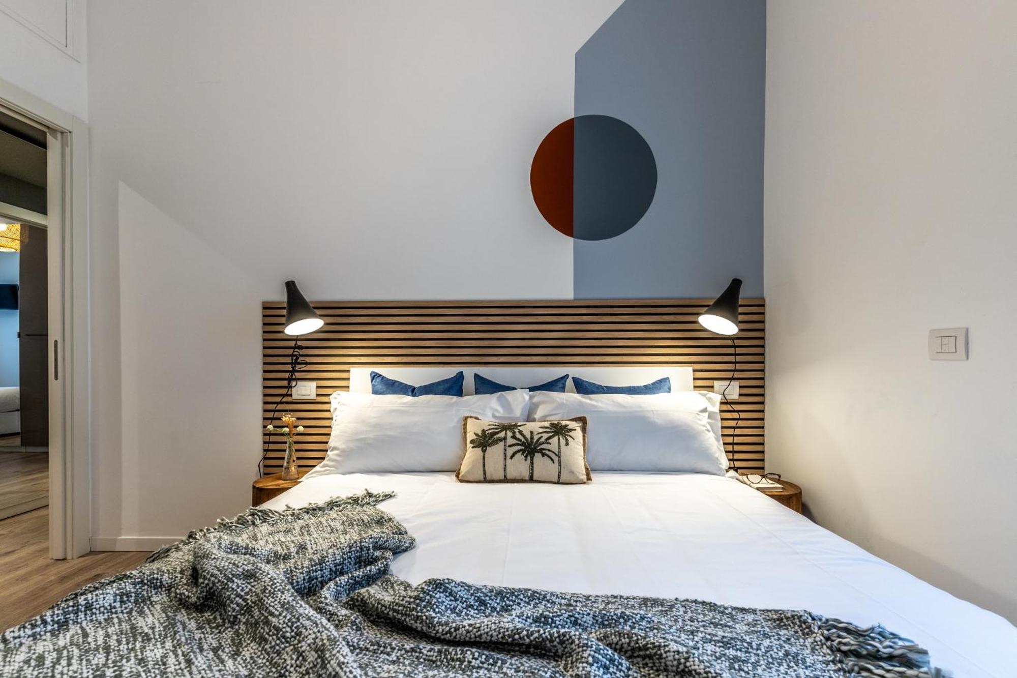 Stayeasy Quadronno33 - 3 Bedrooms, 2 Baths - Duomo Walking Distance * Milan