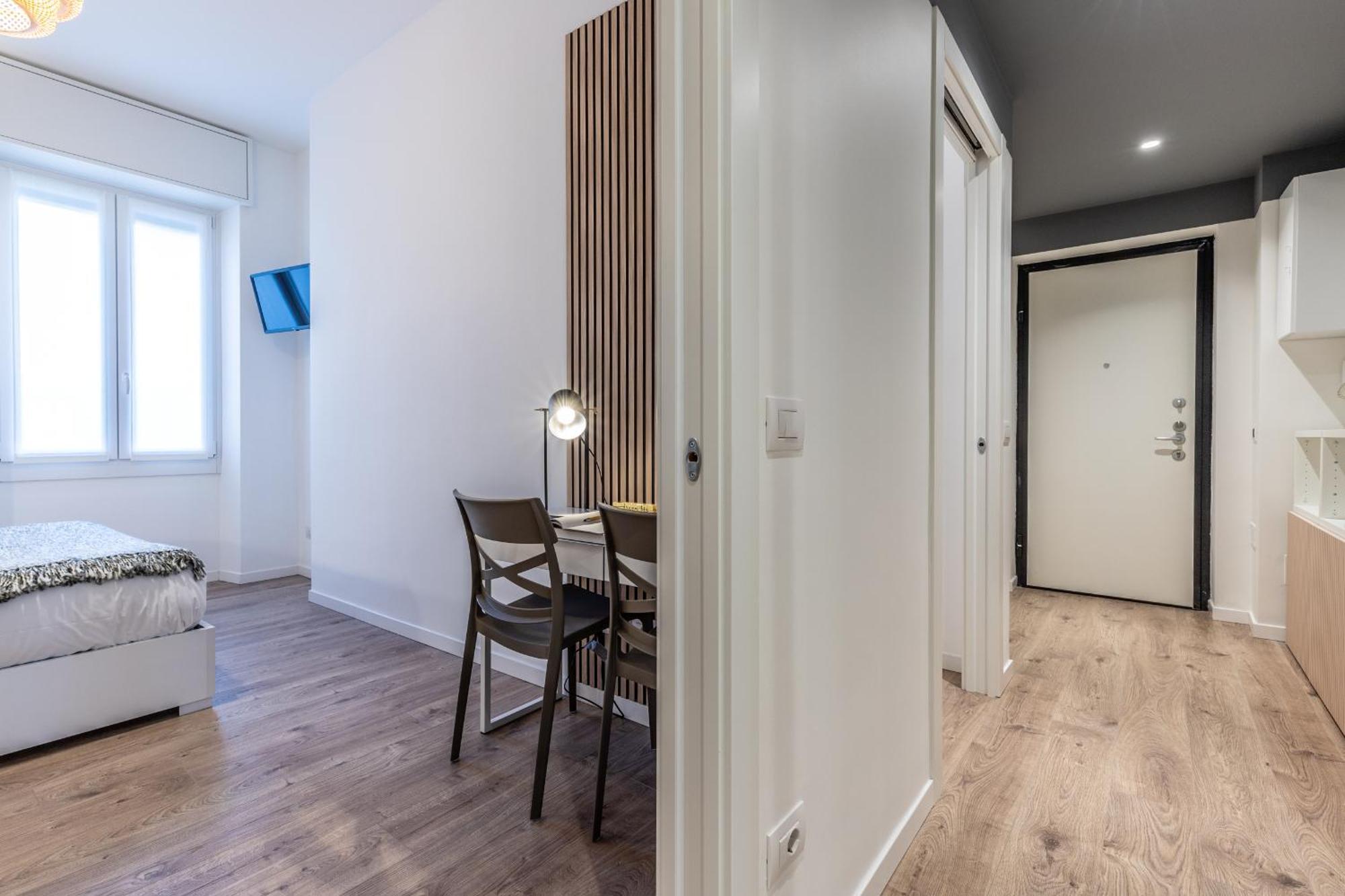Apartment Stayeasy Quadronno33 - 3 Bedrooms, 2 Baths - Duomo Walking Distance *