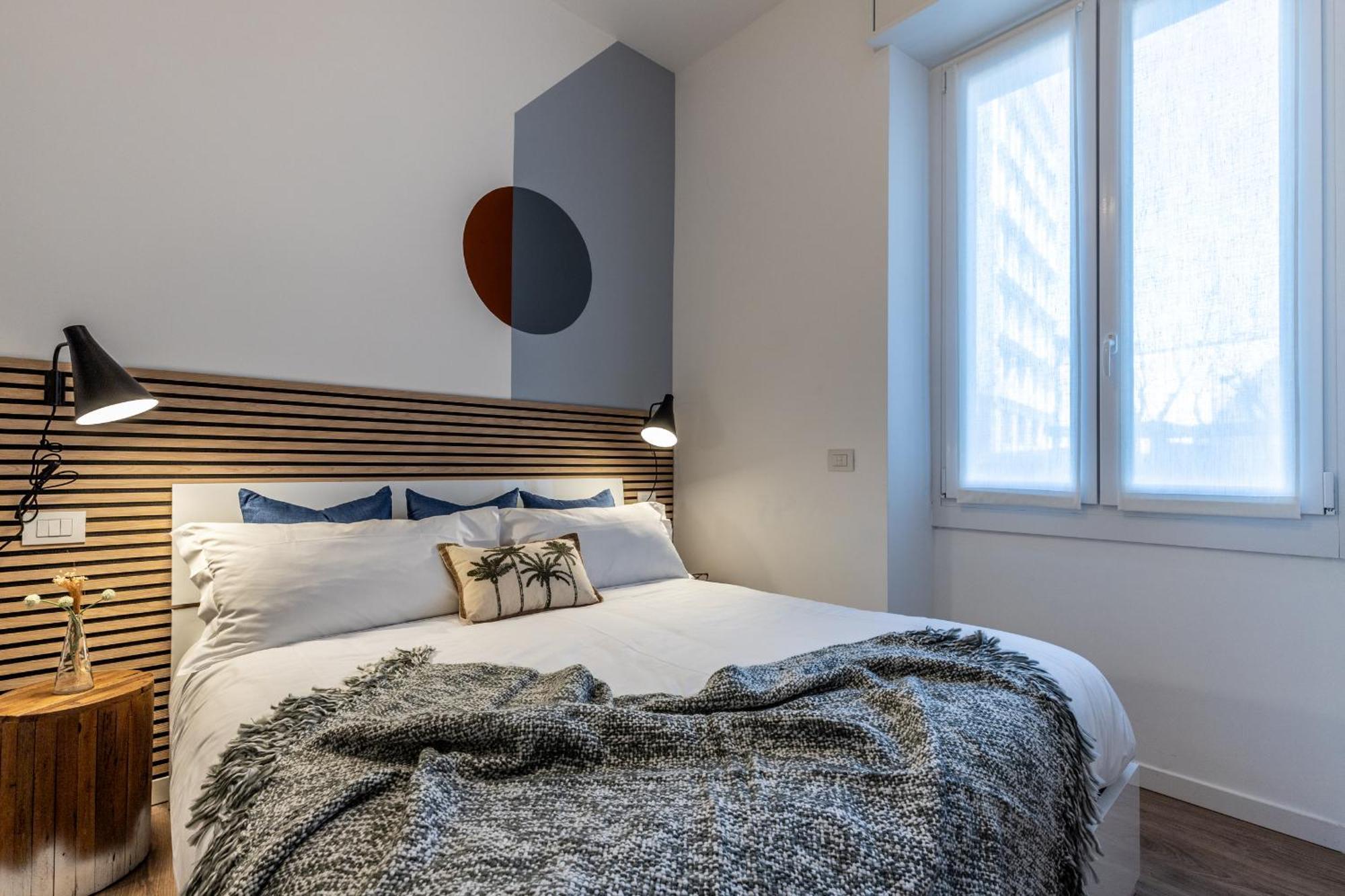Apartment Stayeasy Quadronno33 - 3 Bedrooms, 2 Baths - Duomo Walking Distance Milan