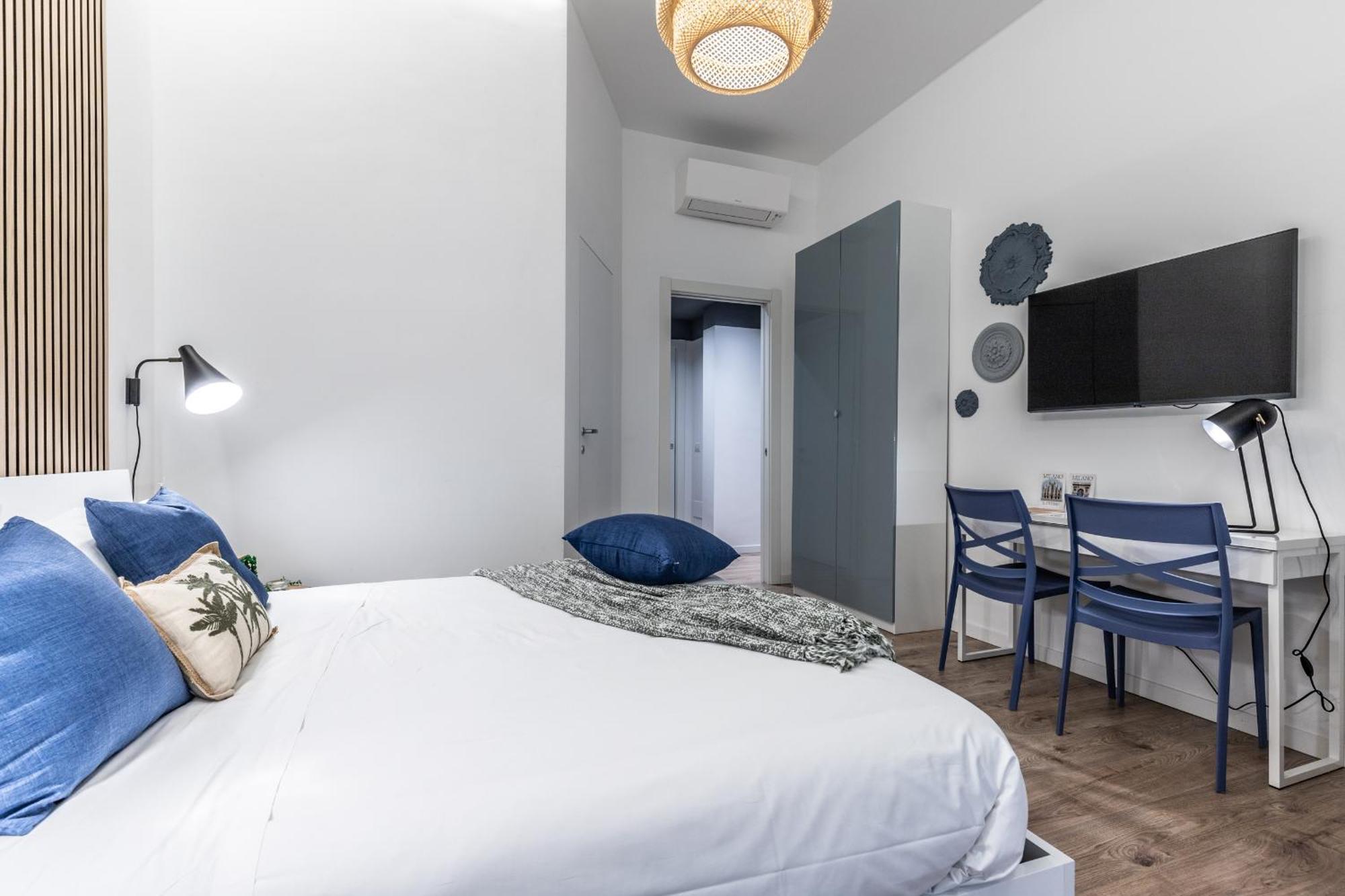 Apartment Stayeasy Quadronno33 - 3 Bedrooms, 2 Baths - Duomo Walking Distance Milan