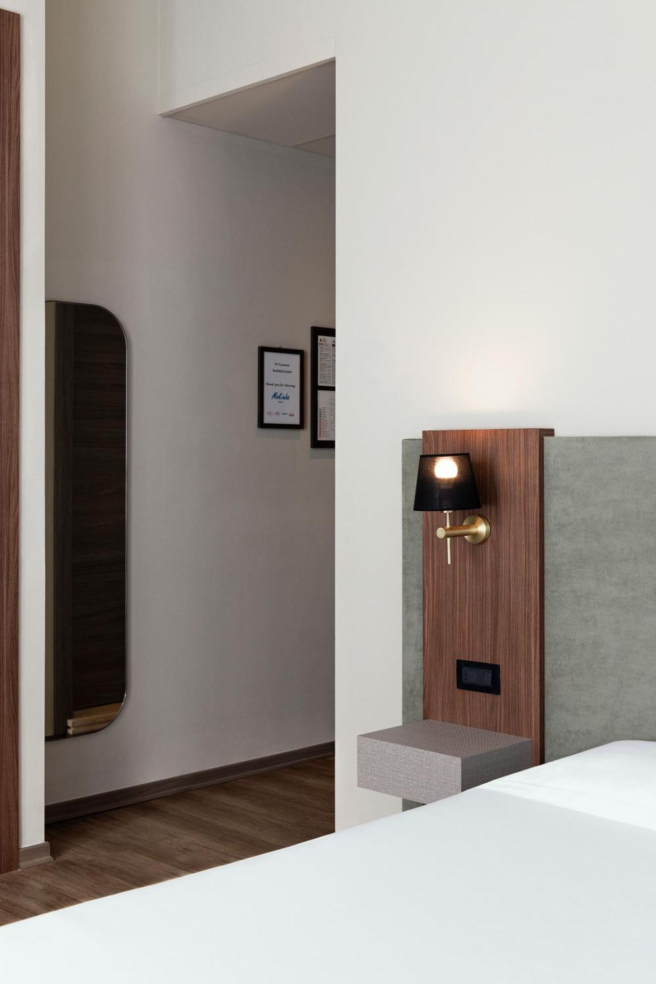 Mokinba Montebianco 4* Milan