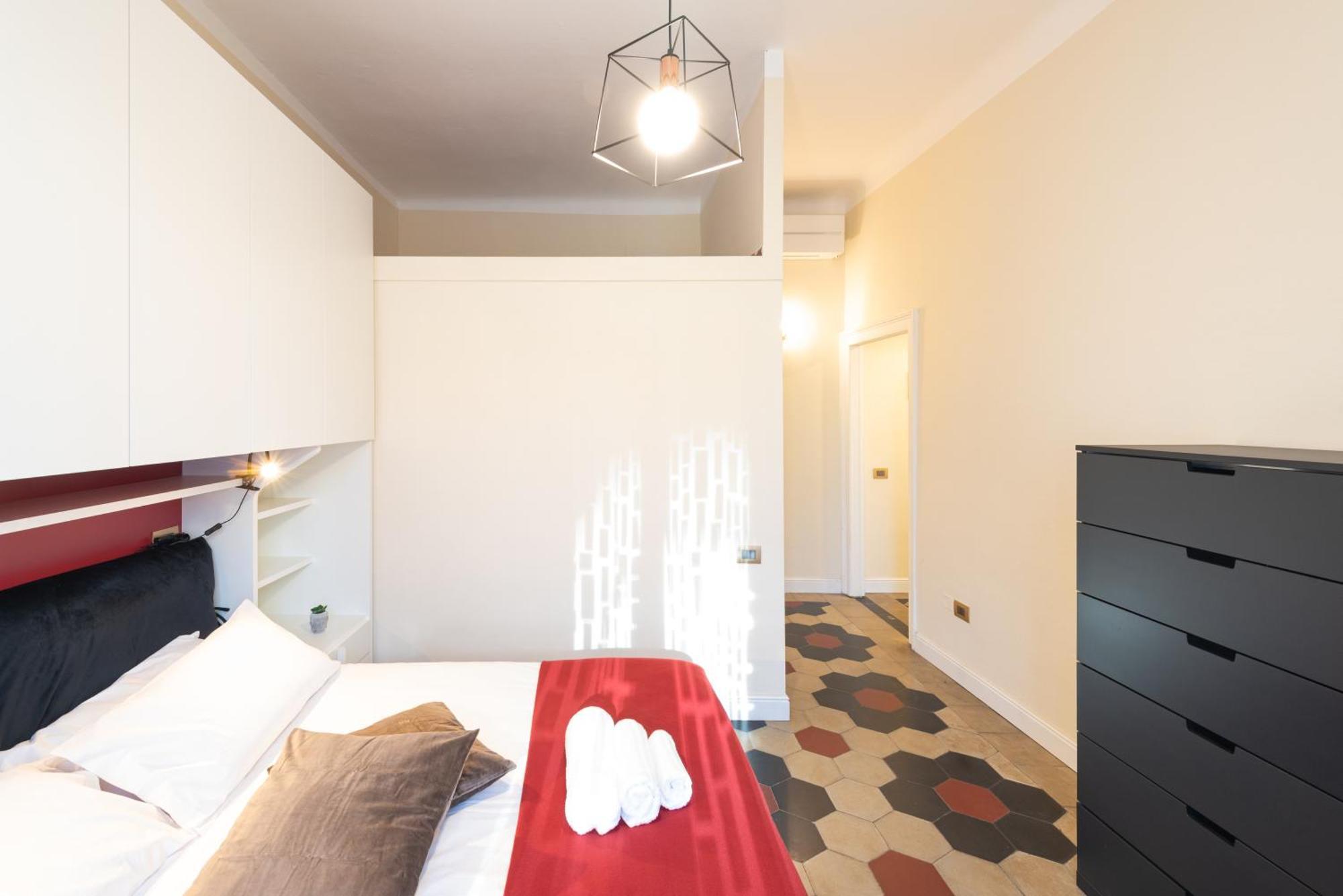10' Duomo & Station Large Apartment Milan