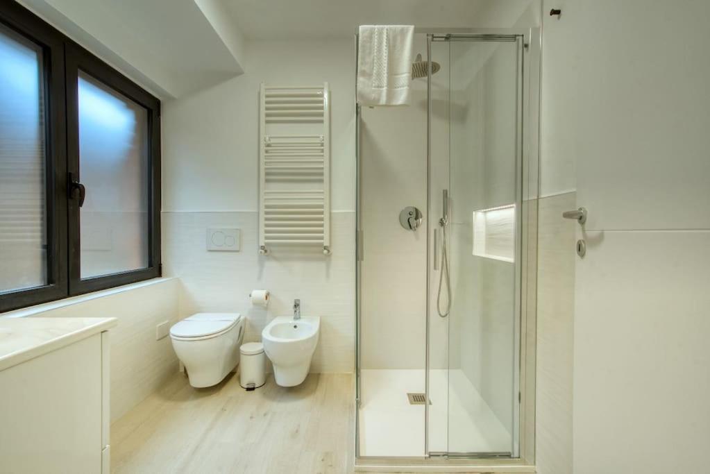 Suzzani 273 - Interno C1 *
