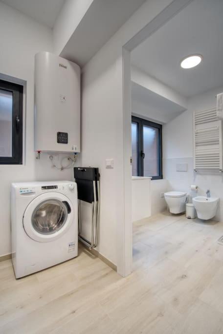 Suzzani 273 - Interno C1 *