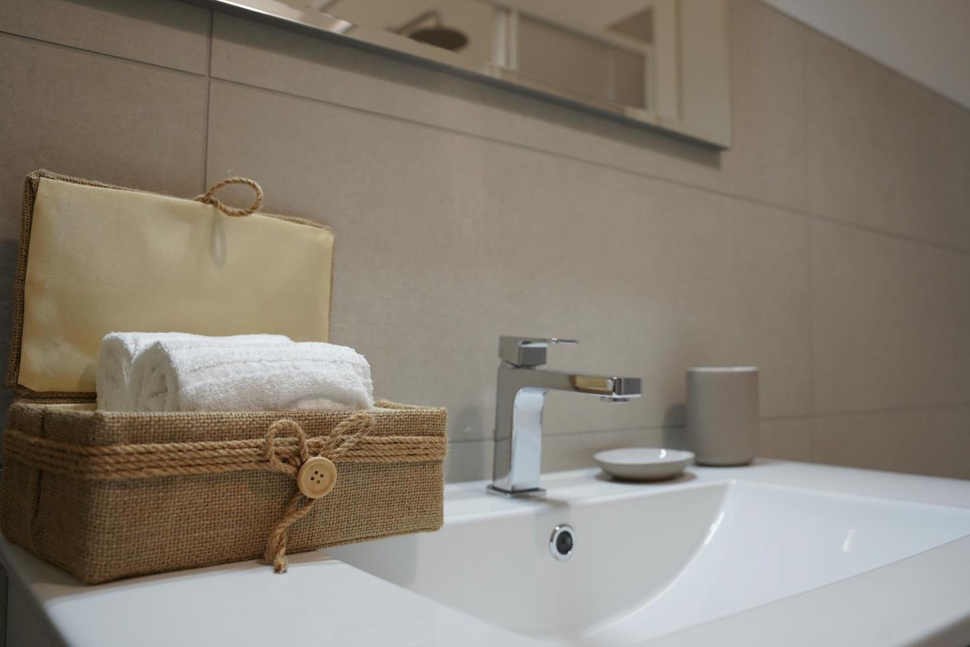 Monumentale M5 - 6 Ospiti & Famiglie Con 2 Bagni E Apartamento *