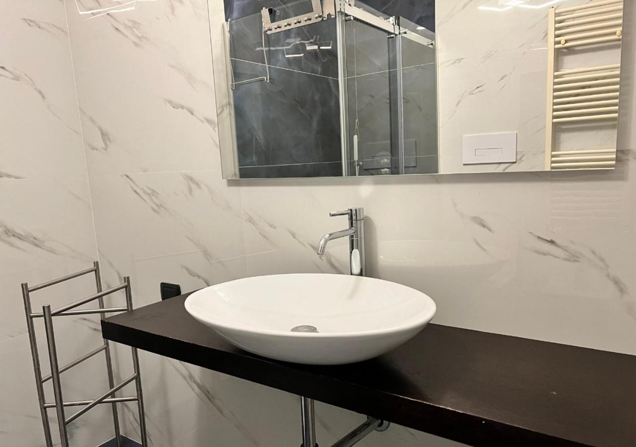 Apartment La Casa Di Charlie - Stazione Milan
