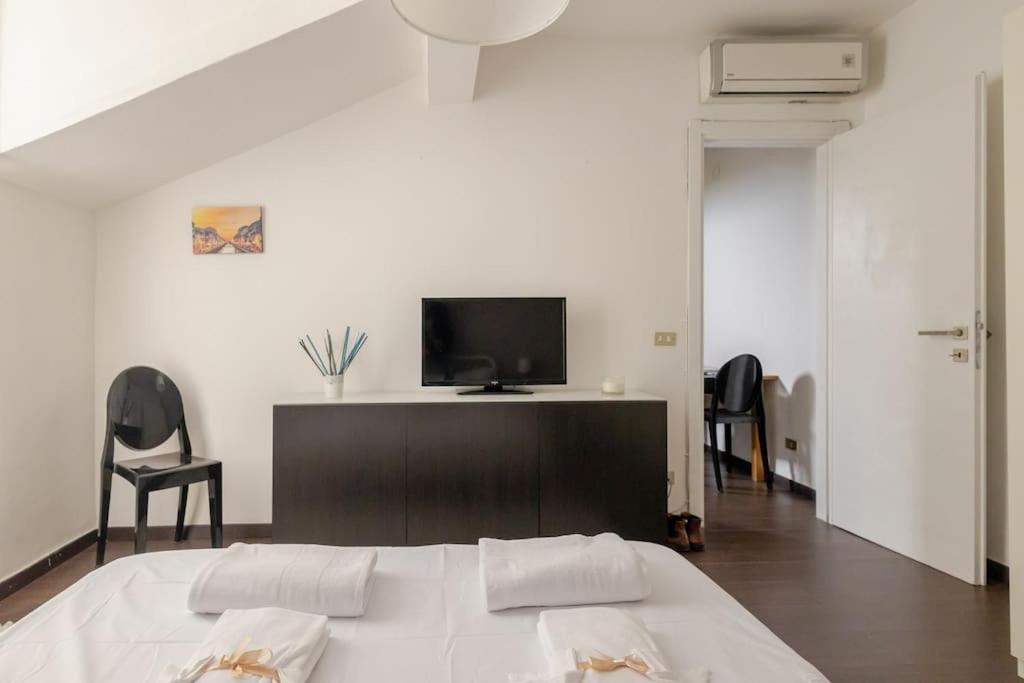 Sky-view Flat In Apartamento Milão