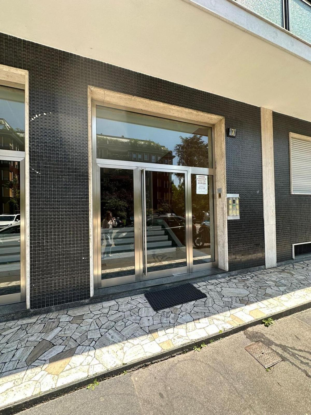 Difronte A San Siro Apartamento Milão