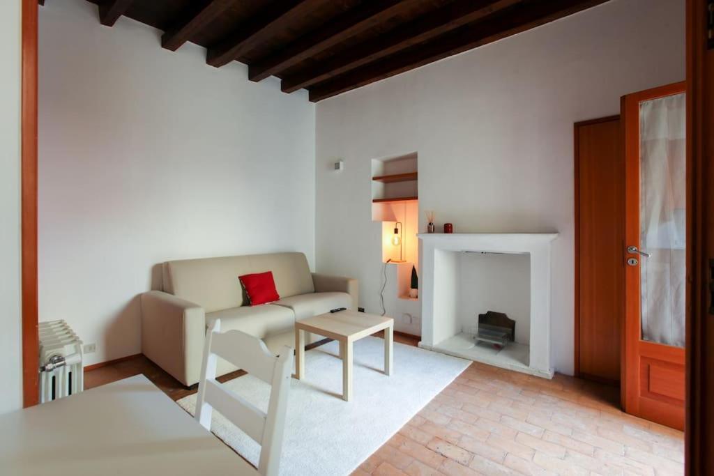 Charming Flat In Brera Apartment *