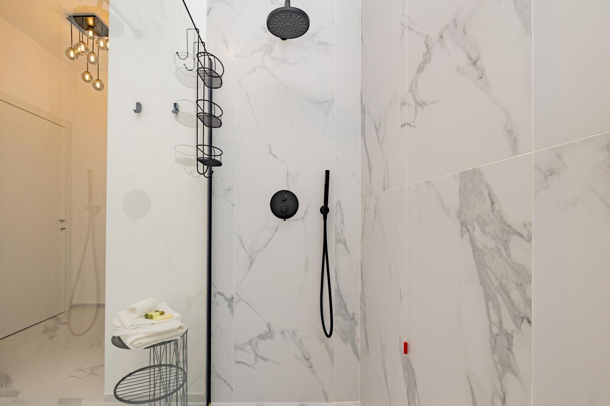8 Luxury - Centro - Porta Venezia Appartamento *