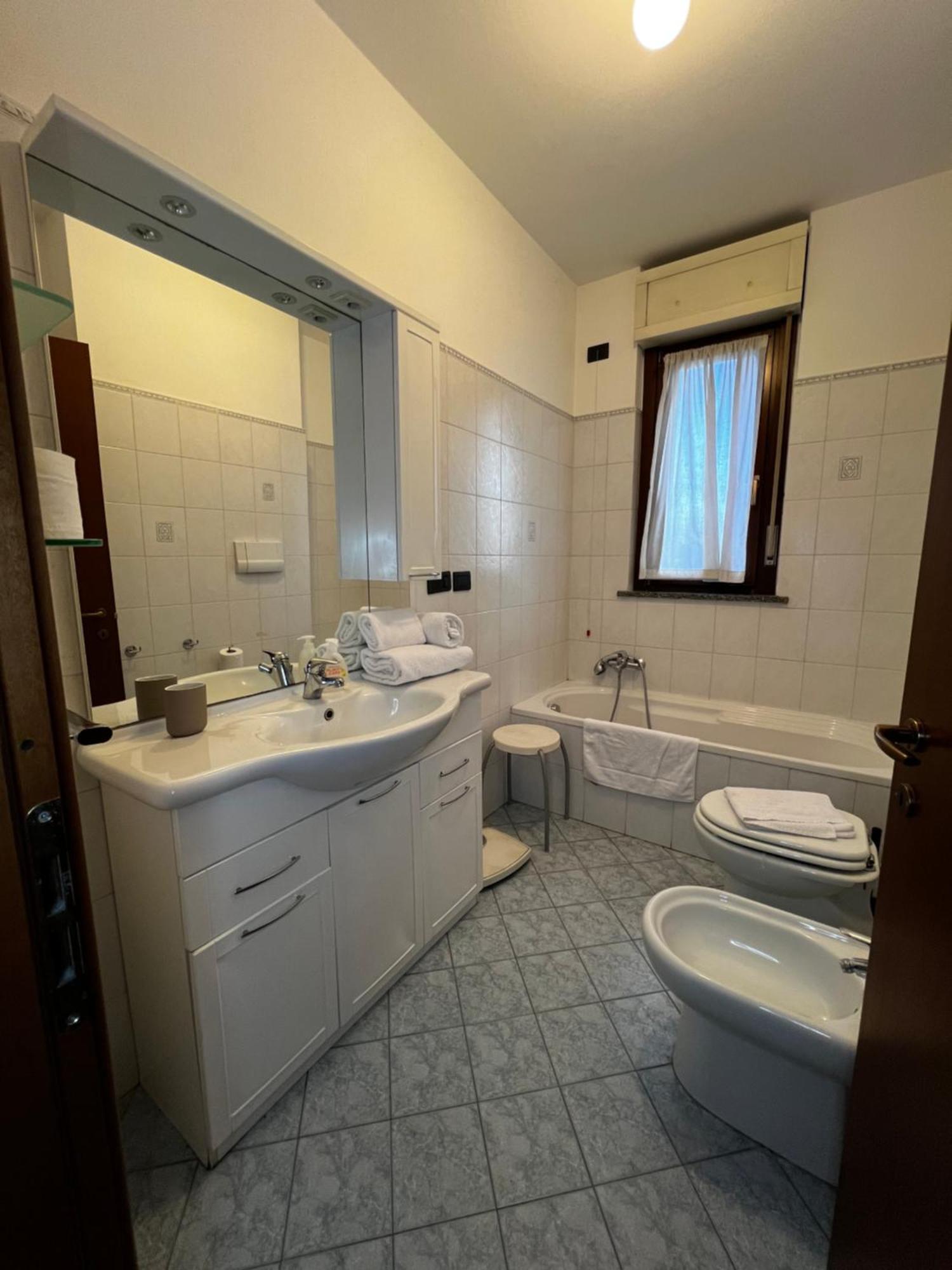 Prada Wifi-netflix-air Conditioning Apartment *