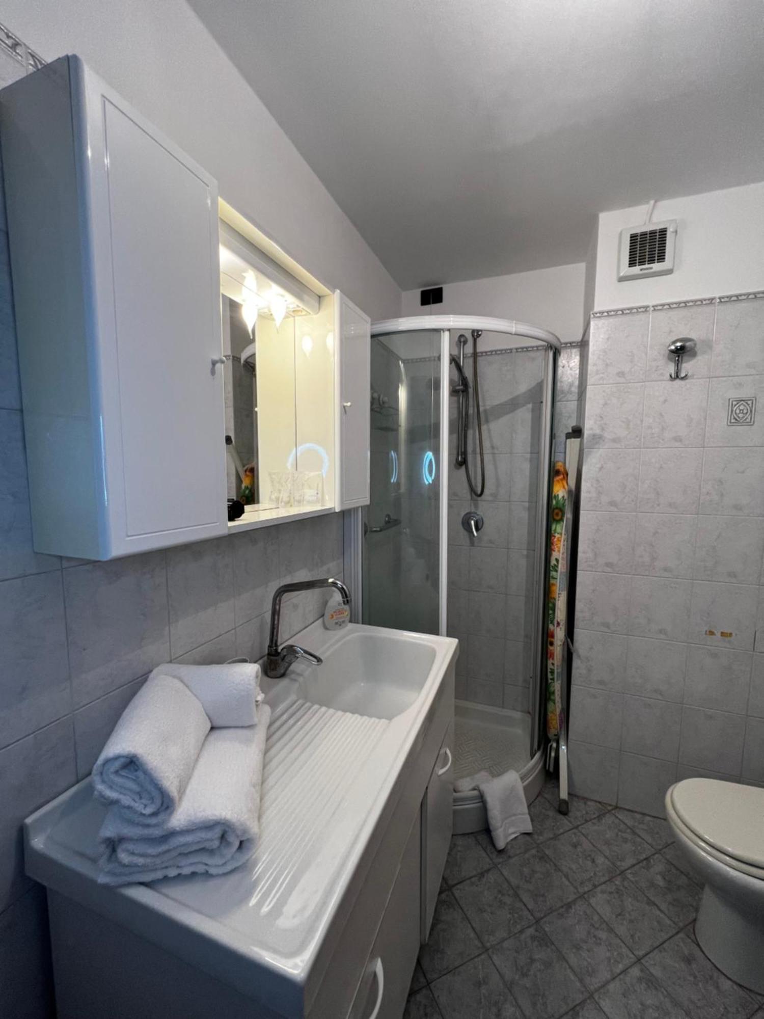 Prada Wifi-netflix-air Conditioning Apartment