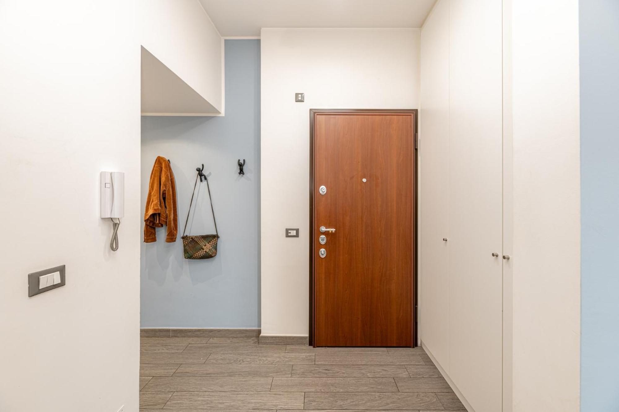 Apartment Brand New And Close To Downtown!