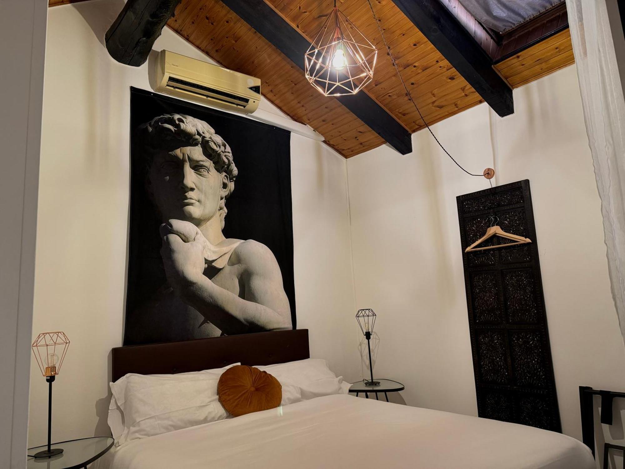 Hosting Dreams Attics - Duomo Apartment