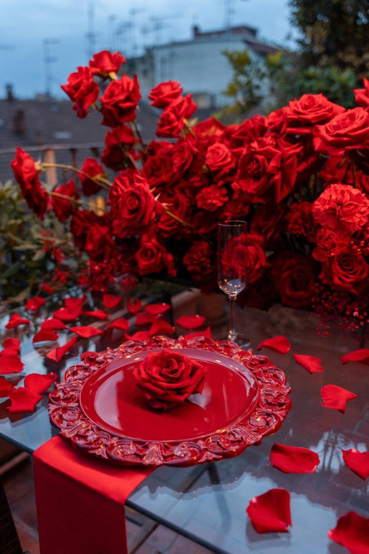 Center Romantic With Terrace Apartment Milan