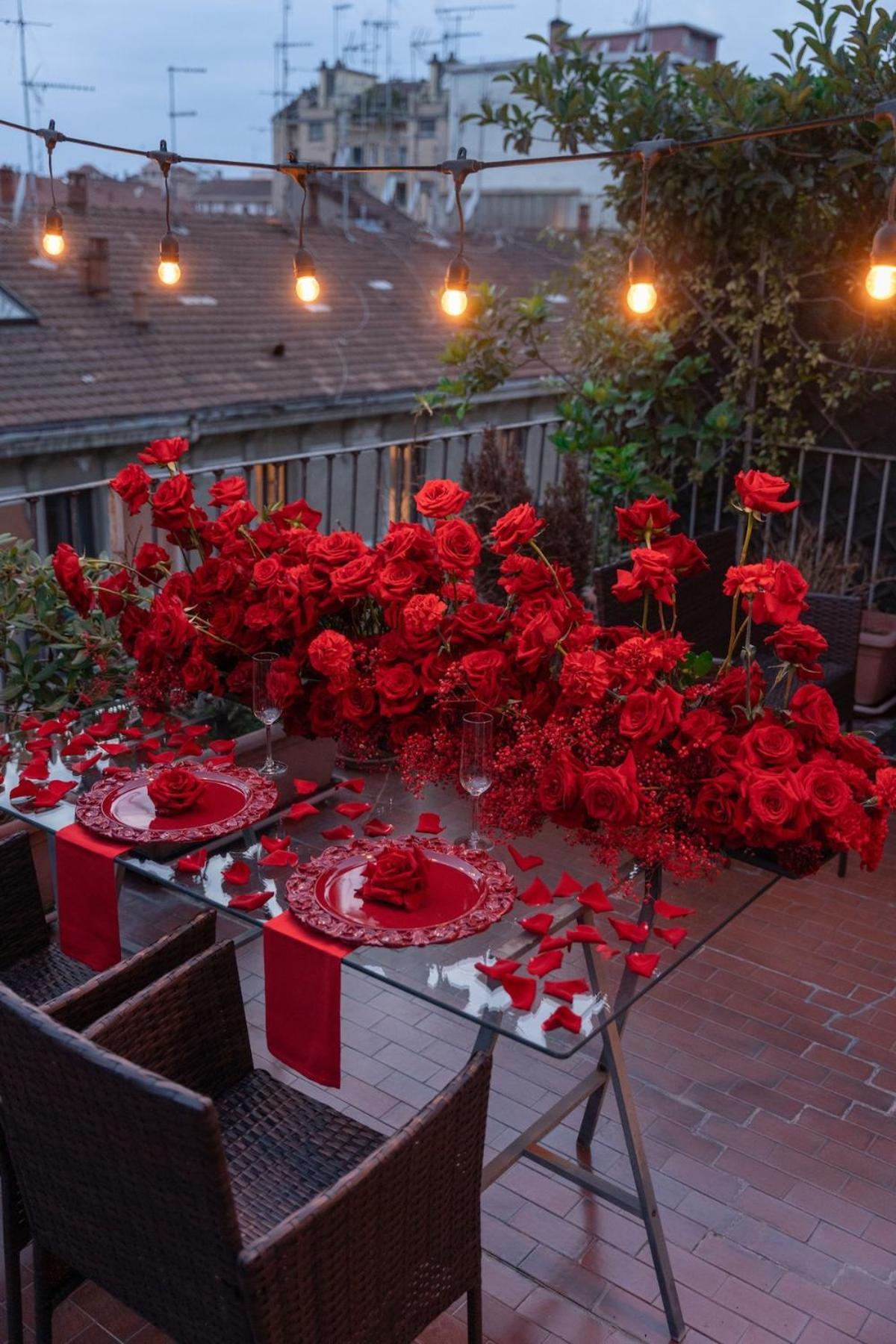 Center Romantic With Terrace Milan