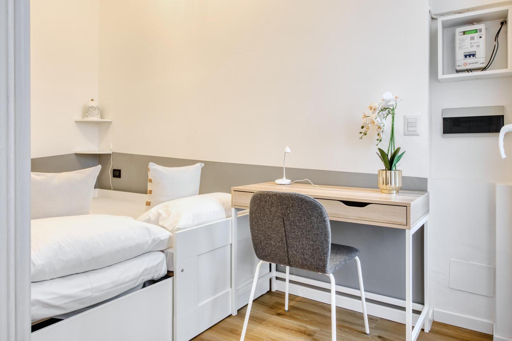 Joivy Elegant & Modern In Isola District *
