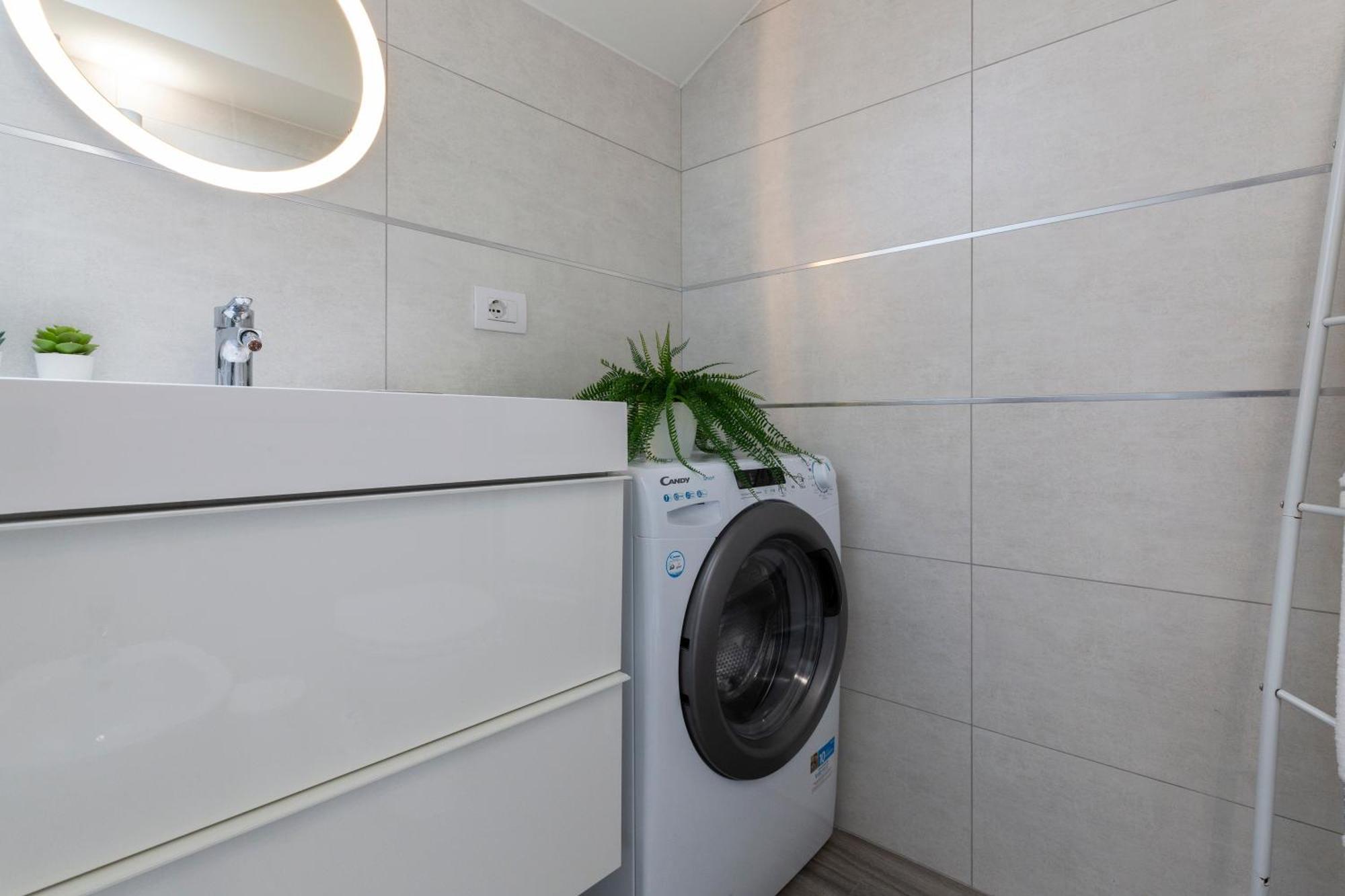 Bright Attic M4 - 2 Bedrooms Milan