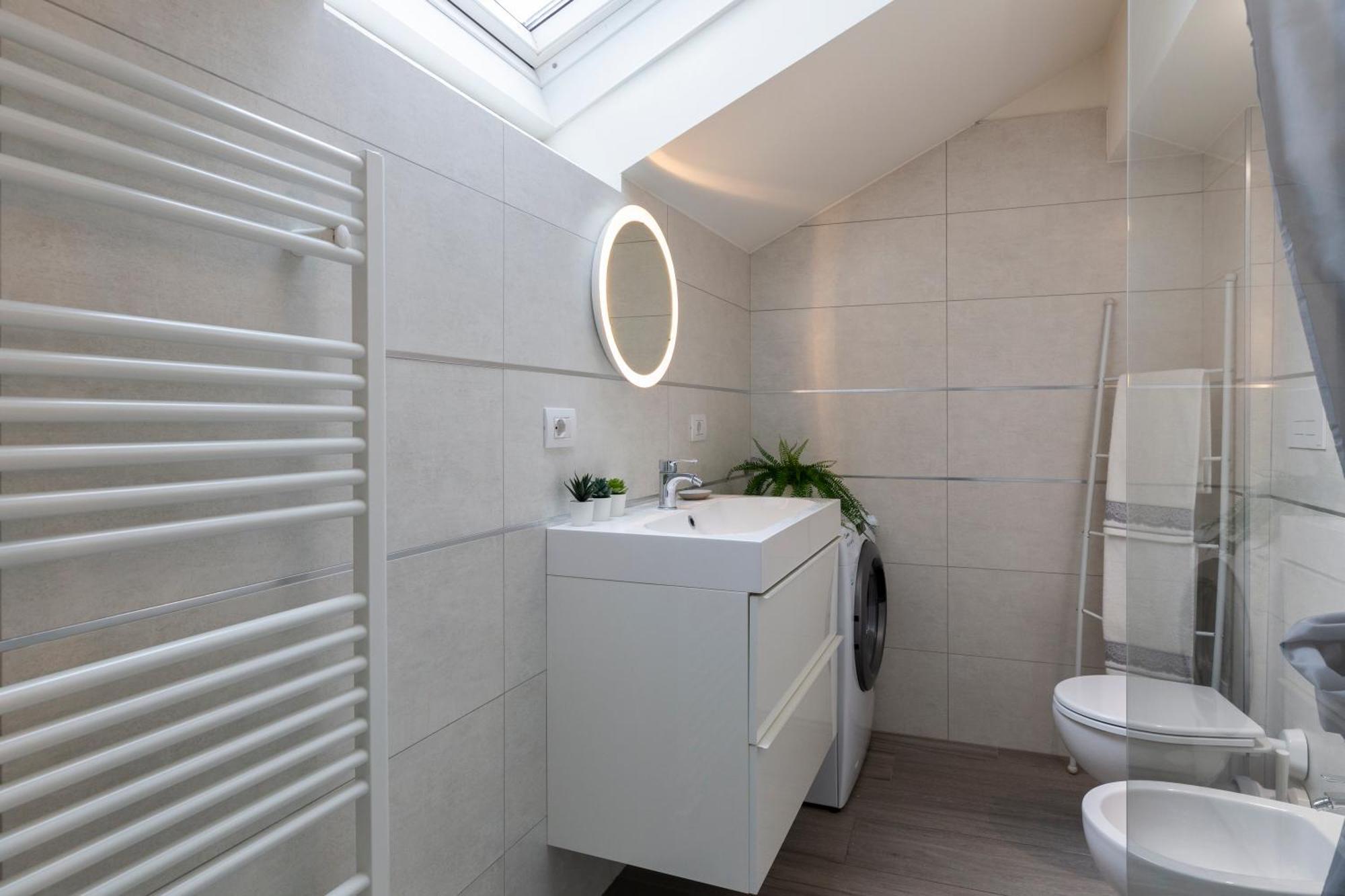 Apartment Bright Attic M4 - 2 Bedrooms *