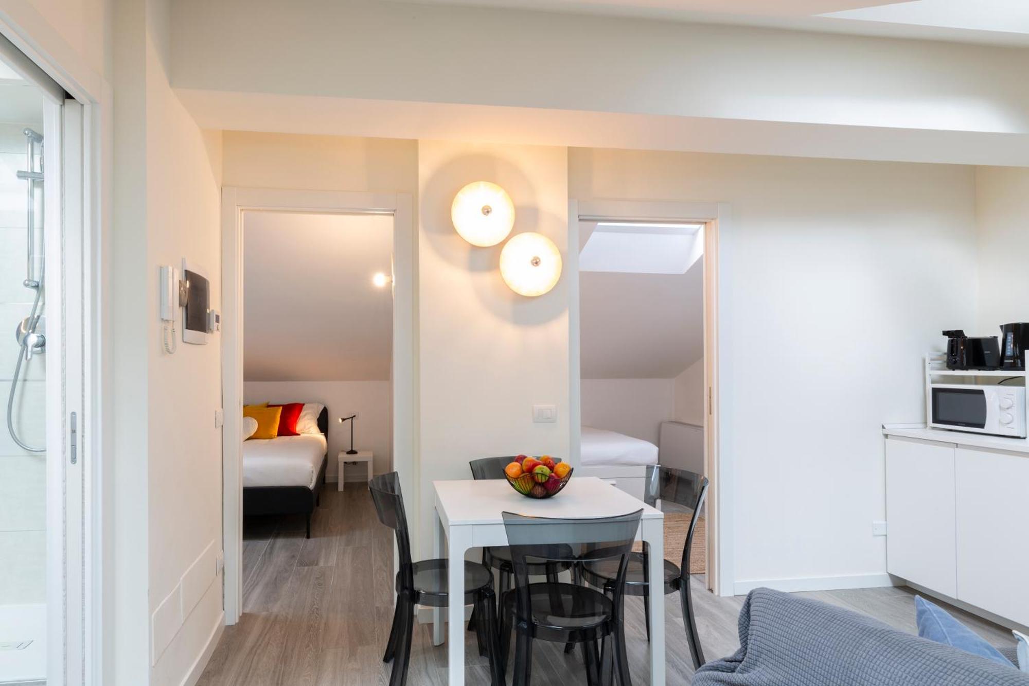 Bright Attic M4 - 2 Bedrooms Milan