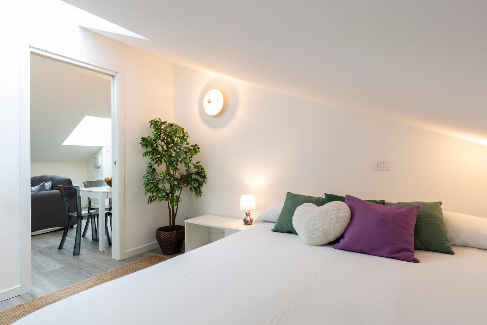 Apartment Bright Attic M4 - 2 Bedrooms *