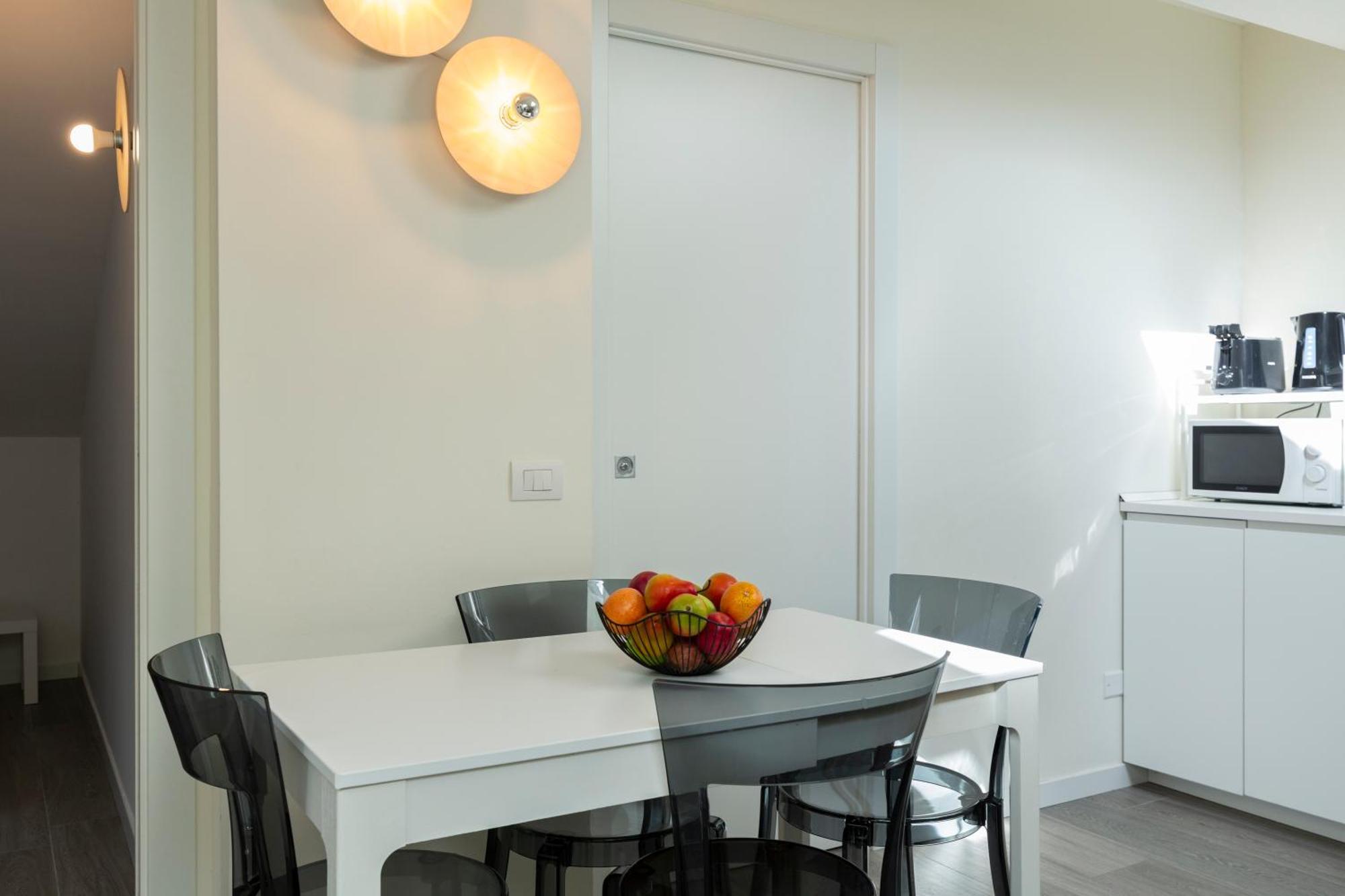 Bright Attic M4 - 2 Bedrooms Milan