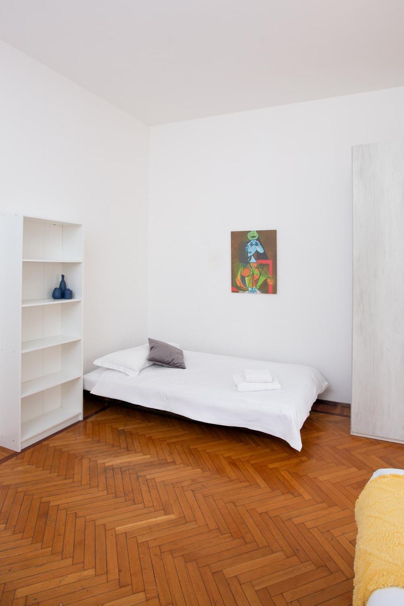 Galleria Moderna In Porta Romana * Milan