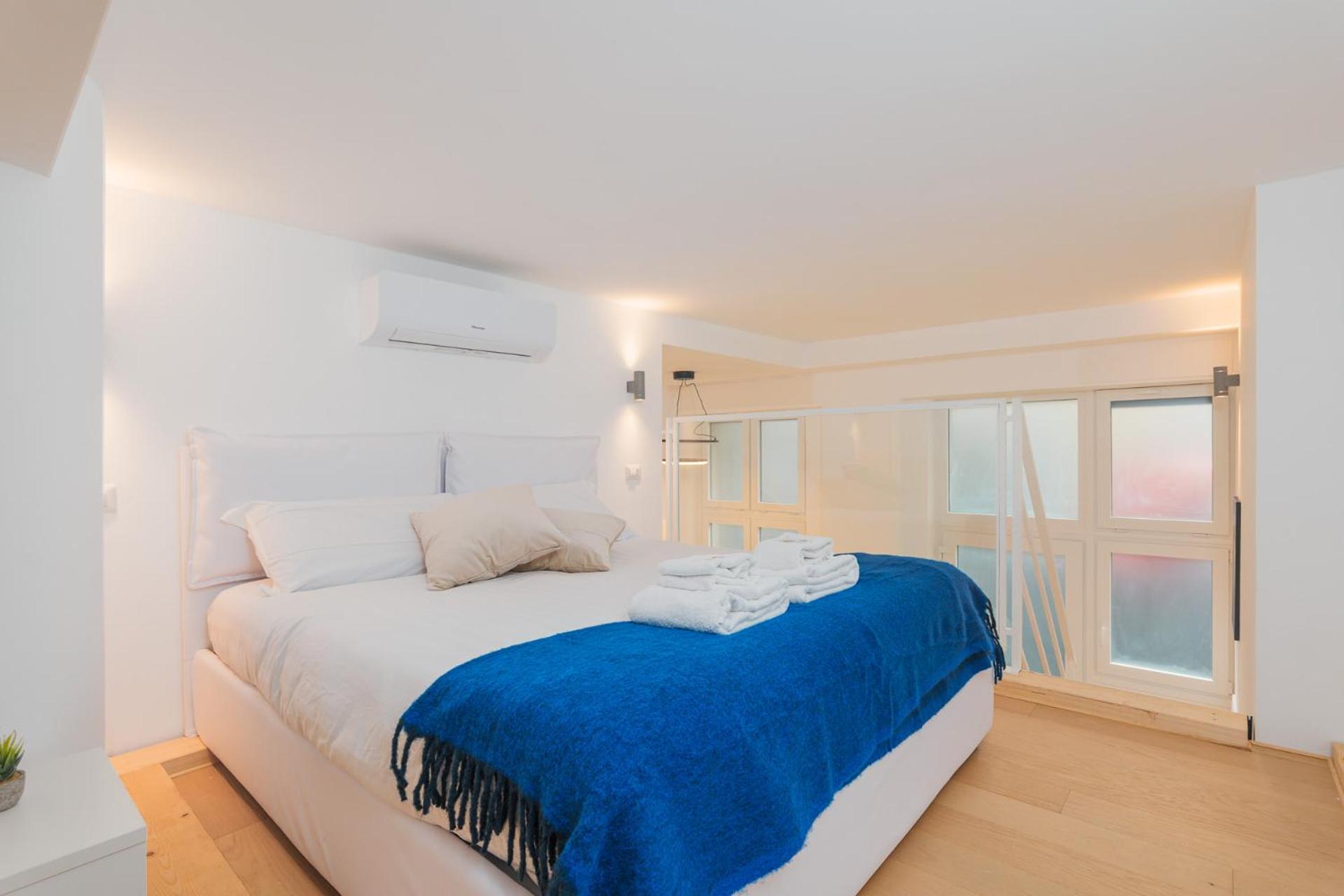 Modern Loft In - Near Lodi Tibb Metro Apartment