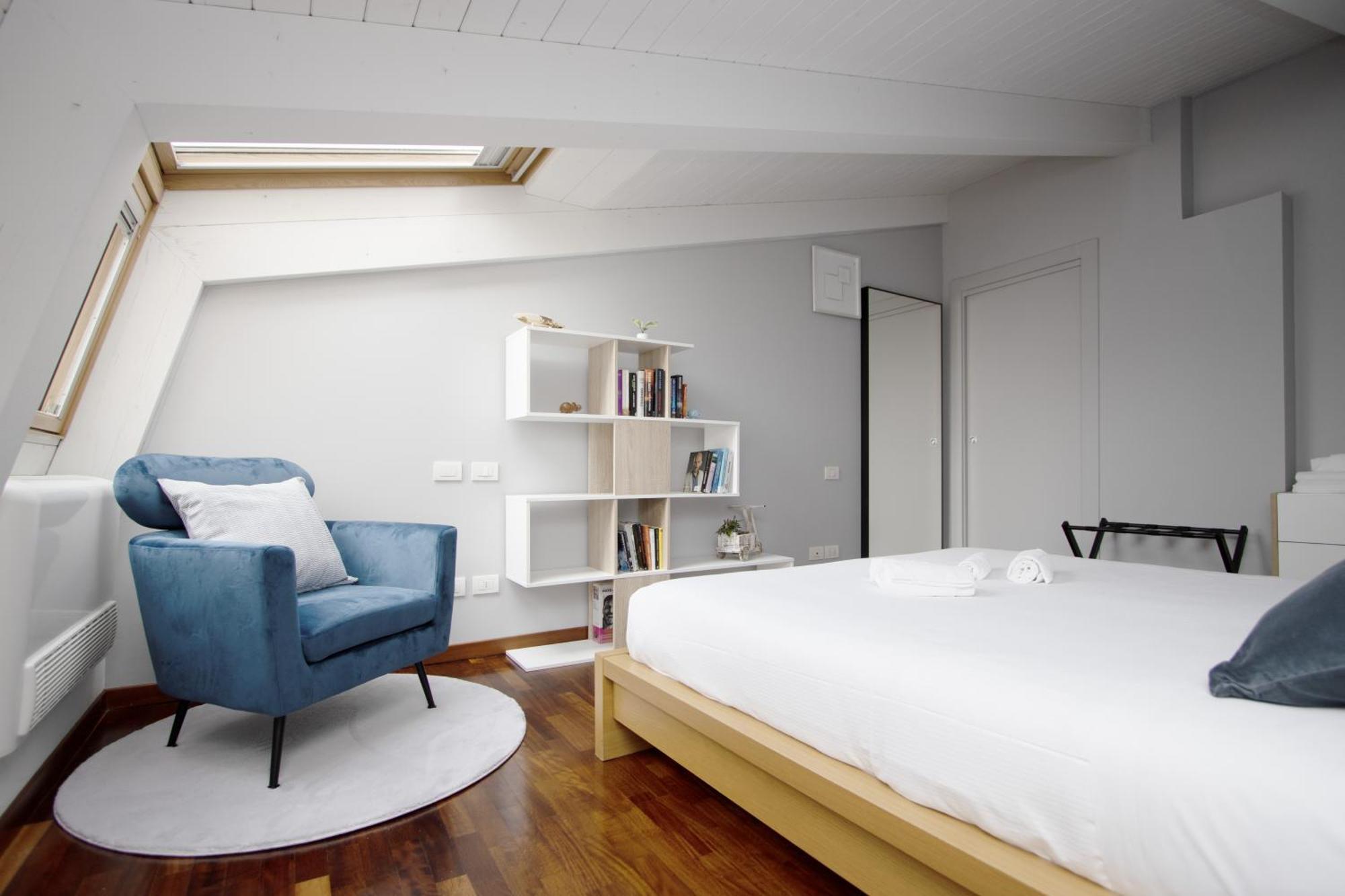 Appartamento Penthouse With Patio & 2 Baths, 10 Min To Duomo Milano