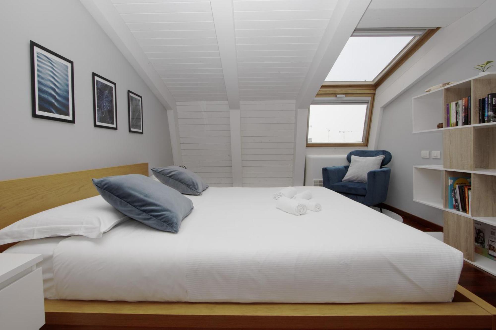 Penthouse With Patio & 2 Baths, 10 Min To Duomo Appartamento